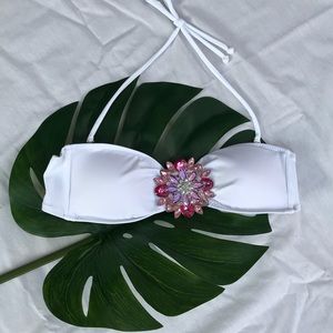 White strapless/halter swimsuit top